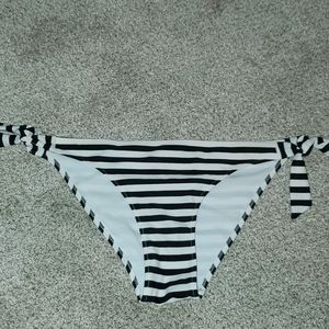 Black and white bikini bottom